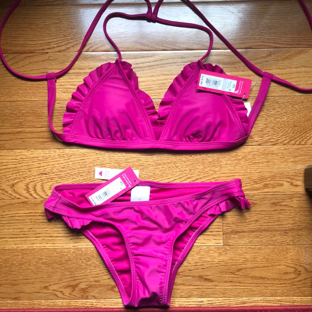 Cute ruffled bikini